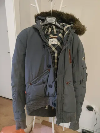 Abrigo Levi's azul y marrón
