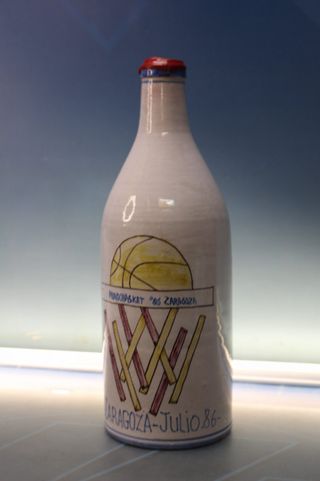 Botella Conmemorativa Mundobasket 86. Zaragoza.