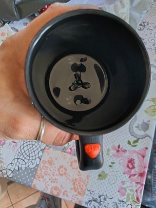 Tazza auto-mescolante