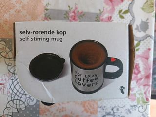 Tazza auto-mescolante