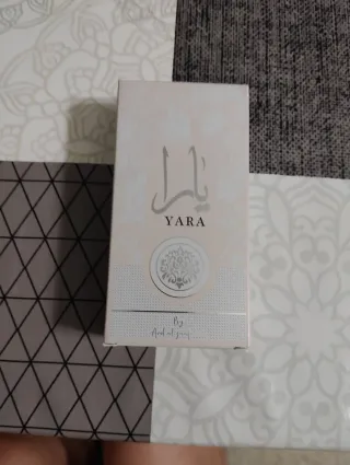 Perfume Yara Lattafa Beige y Dorado