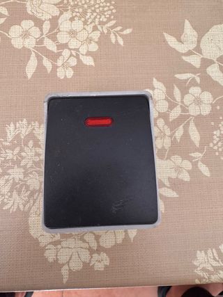 Pulsador con indicador LED