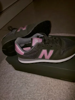 New Balance Gris y Rosa