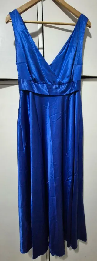 Vestido largo azul. Cremallera del lado derecho