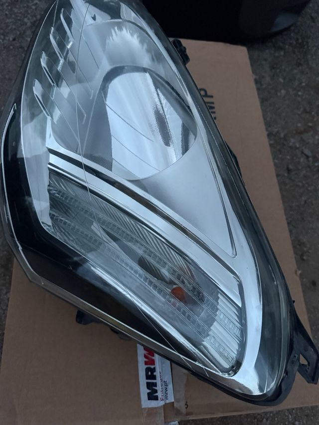 Faro izquierdo Peugeot Partner Tepee 2017