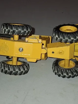 Camión JOAL Amarillo