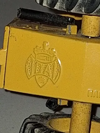Camión JOAL Amarillo