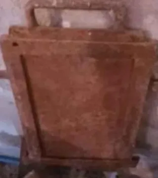 Paladera para acequias de riego en muy buen estado