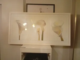 Cuadro flores Calla Lirio blanco madera