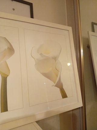 Cuadro flores Calla Lirio blanco madera