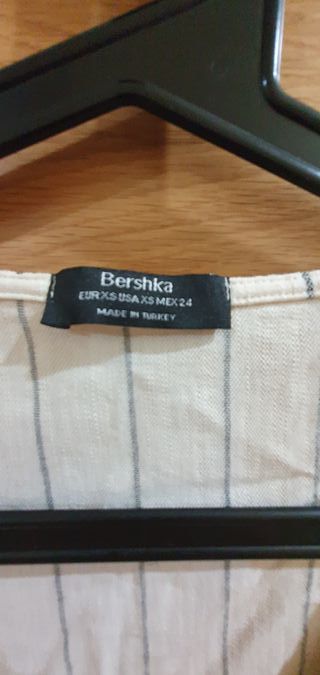 Blusa Bershka rayas botones talla XS