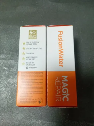 2 ISDIN Fotoprotector Fusion Water Magic Repair