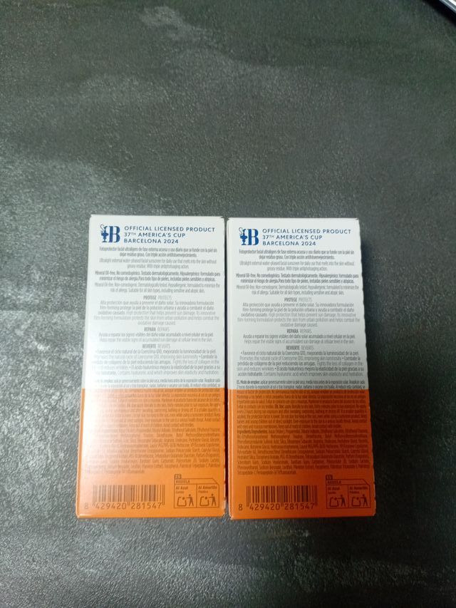 2 ISDIN Fotoprotector Fusion Water Magic Repair