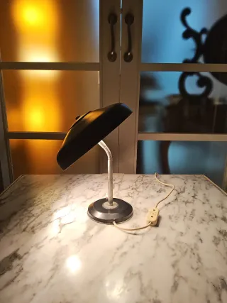 ■ Lámpara mesa flexo ■