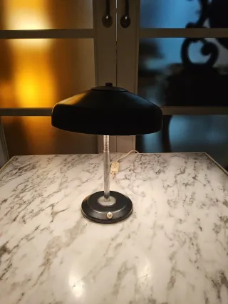 ■ Lámpara mesa flexo ■