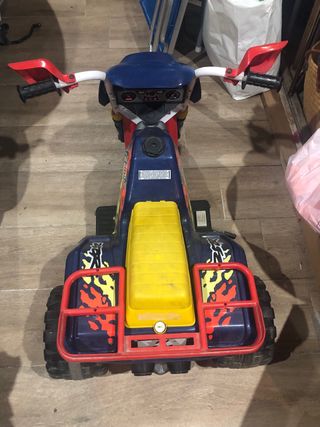 Triciclo Eléctrico Infantil