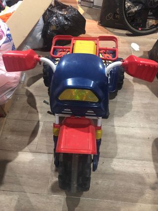 Triciclo Eléctrico Infantil