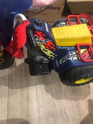Triciclo Eléctrico Infantil