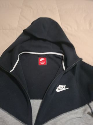Sudadera Nike Tech Fleece Negra y Gris