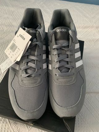 Deportivas Adidas Hombre Grises y Blancas