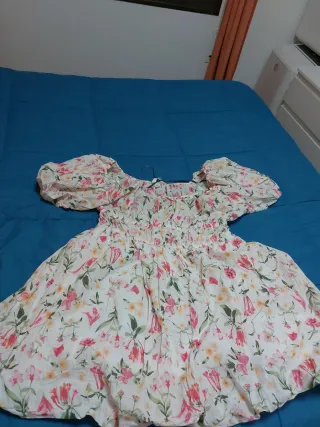 Vestido floral blanco y rosa