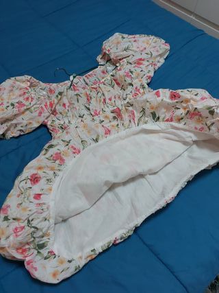 Vestido floral blanco y rosa