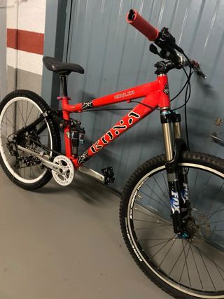 Bicicleta Kona Roja