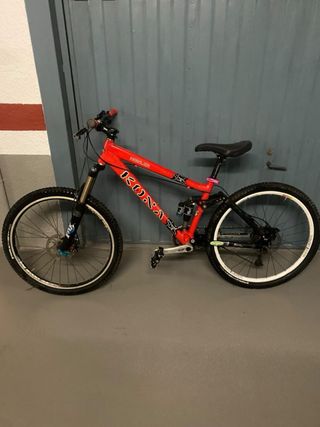 Bicicleta Kona Roja