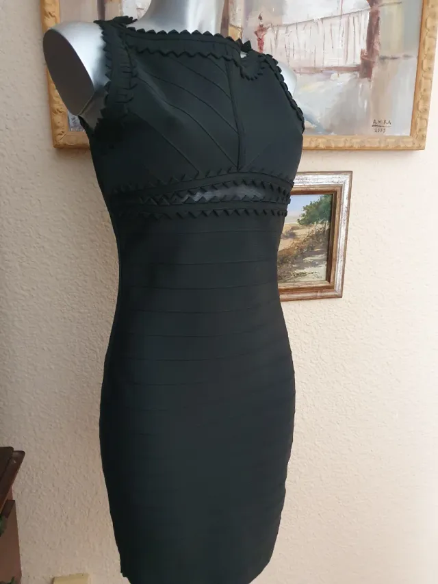 Vestido elástico negro
