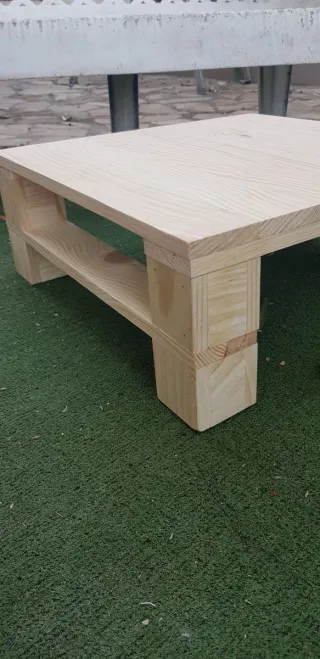 Mesa baja estilo palet madera
