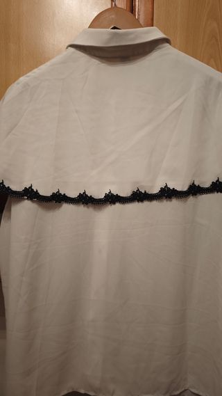 Blusa SHEIN blanca con encaje XXL