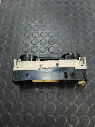 Mando Climatizador VW Polo 1.4 TDI 9N1
