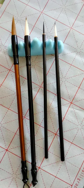 Juego 4 pinceles y soporte