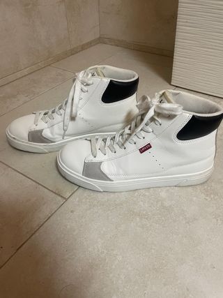 Zapatillas Levi's Blancas y Negras