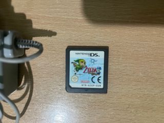 Nintendo DSi Negra + Juego Zelda