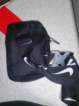 Bolso pequeño Nike negro