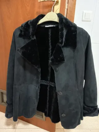 Abrigo mujer ante negro forro pelo