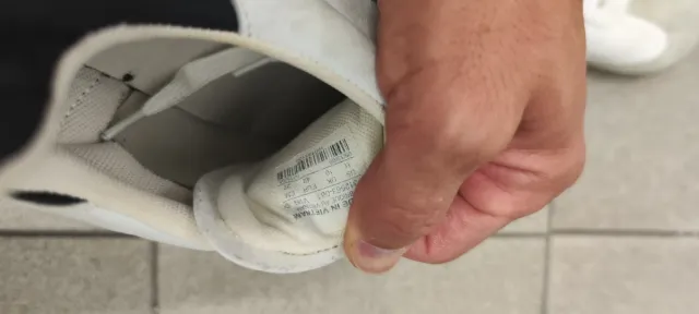 Zapatillas Adidas Samba Talla 42 tienen una mancha