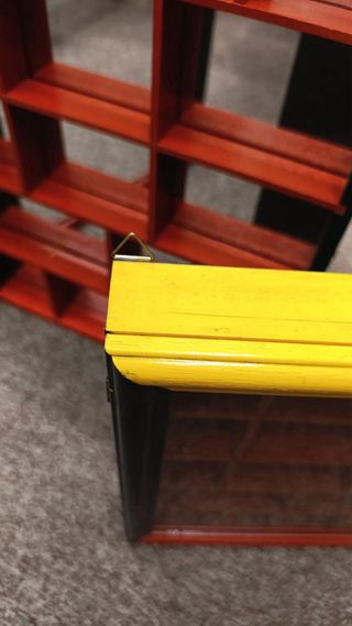 Teca esposizione legno e vetro