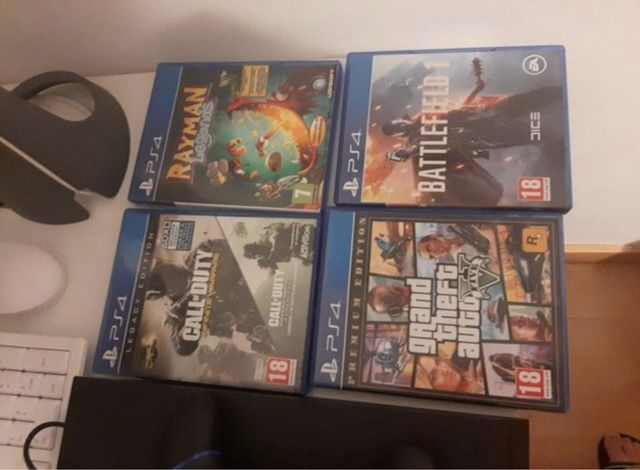 PS4 (PlayStation 4) Negra + Juegos
