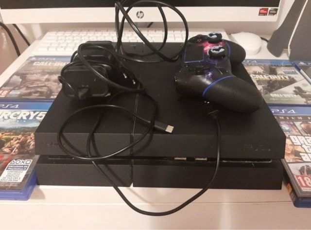 PS4 (PlayStation 4) Negra + Juegos