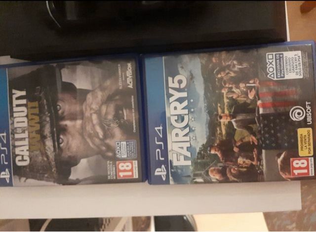 PS4 (PlayStation 4) Negra + Juegos