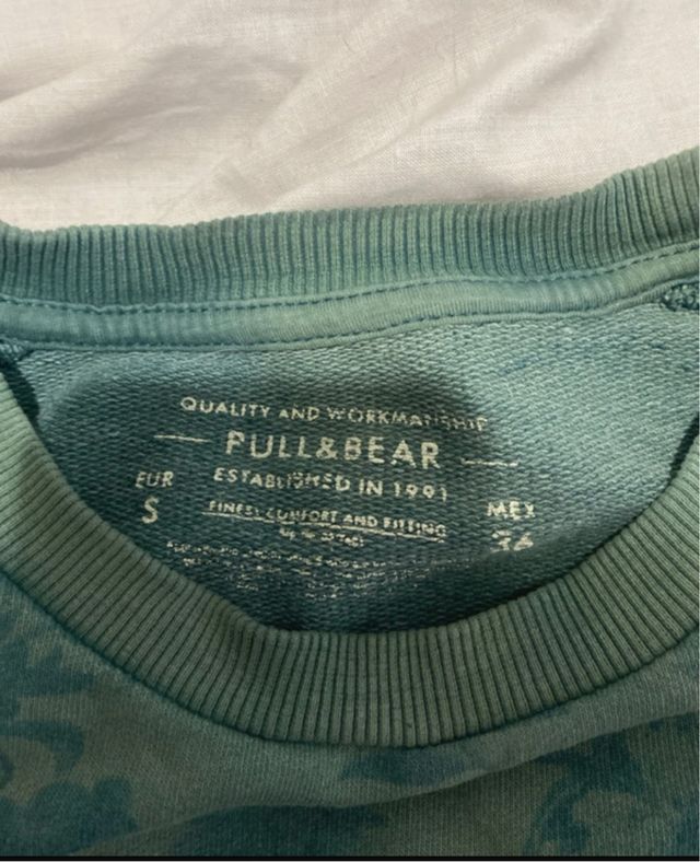 Sudadera Pull&Bear floral verde M