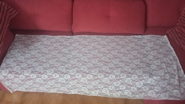 Mantilla blanca encaje rosas