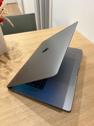 MacBook Pro 16” 2019 Gris Espacial