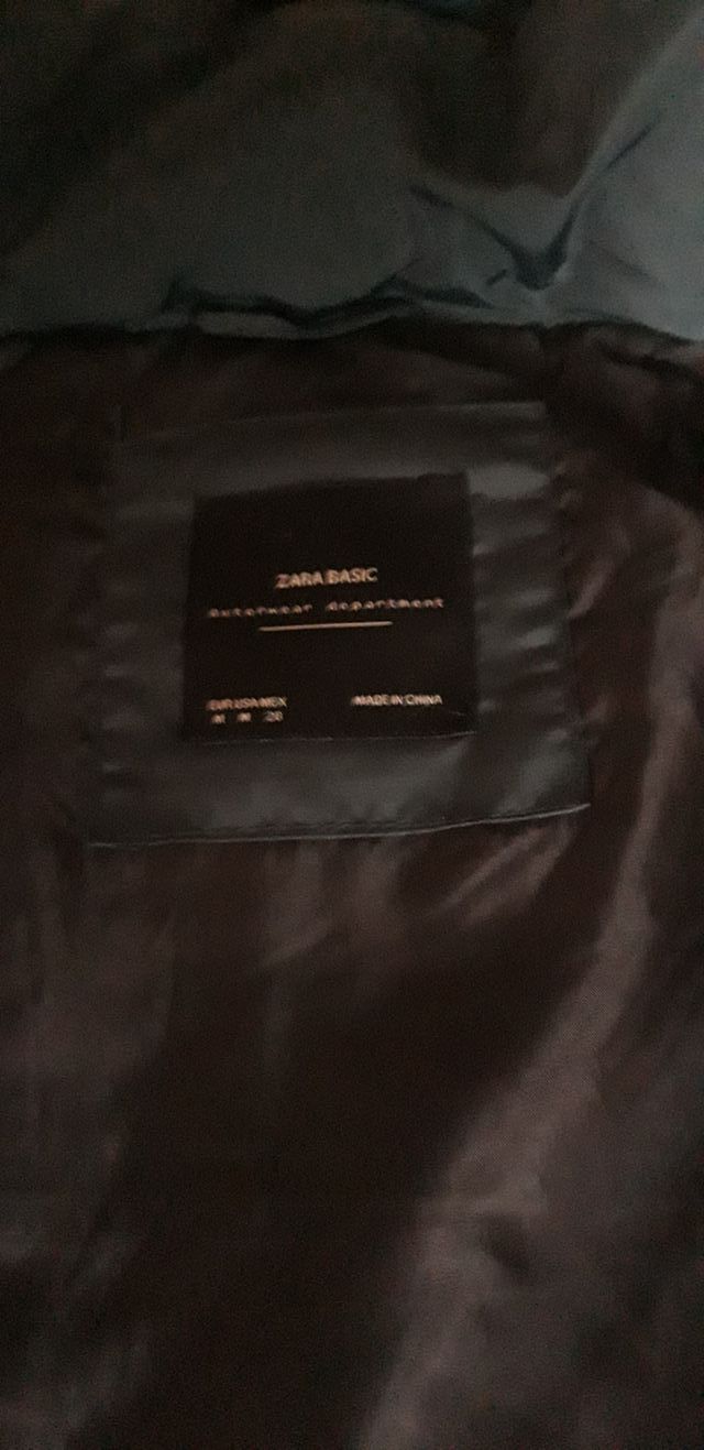 Cazadora plumífero verde con capucha