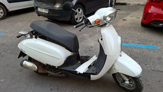 Juego Tapas Daelim Besbi 125cc Blancas