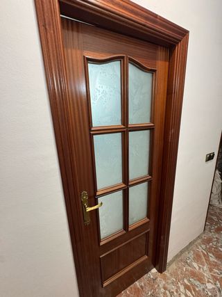 Puerta de madera interior