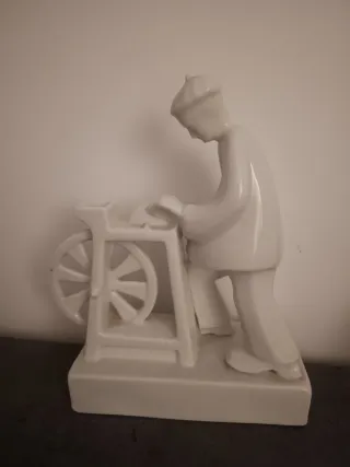 Figura de porcelana artesanal