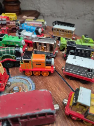 Set di trenini giocattolo